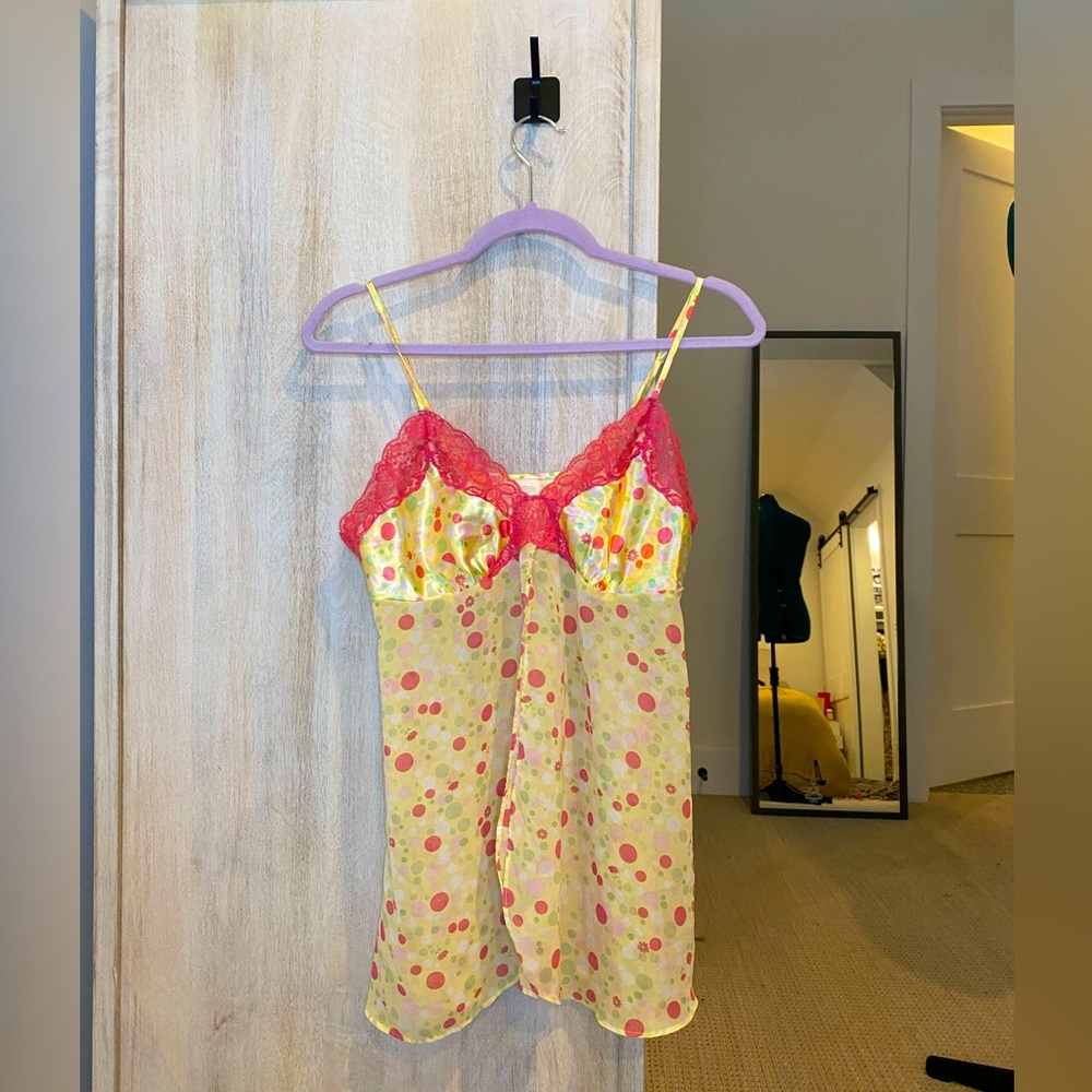 Négligée style sleepwear open sheer front
